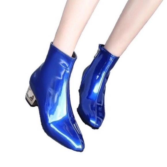 NWOT - BALL Heel Short Boots - Picture 4 of 14